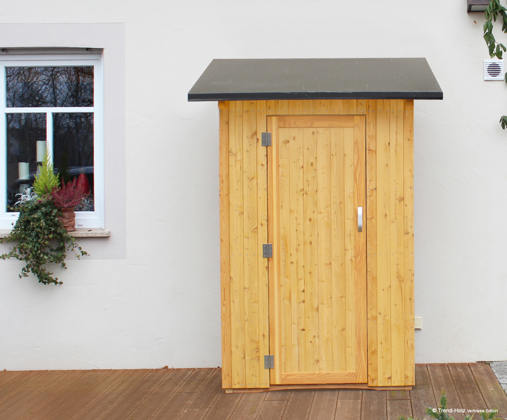 Ansicht: Gartenschrank 1-türig, aus Lärchenholz mit Einlegeböden und Blechdach
