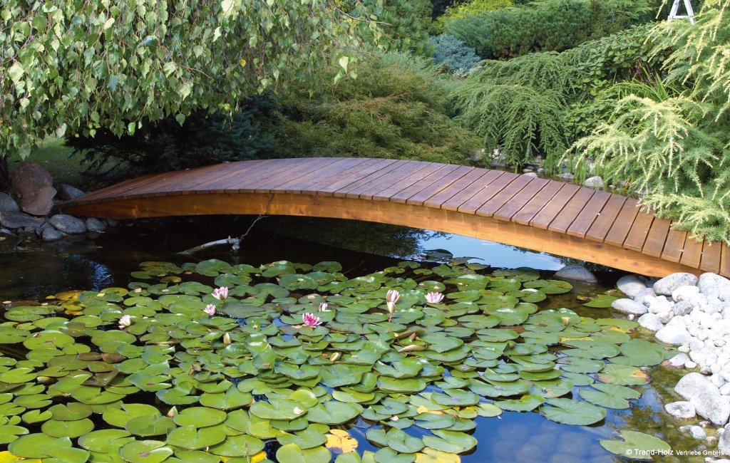 Trend-Holz Gartenbrücke aus Lärchenholz, farbbehandelt Ansicht Gartenbrücke aus Lärchenholz, farbbehandelt