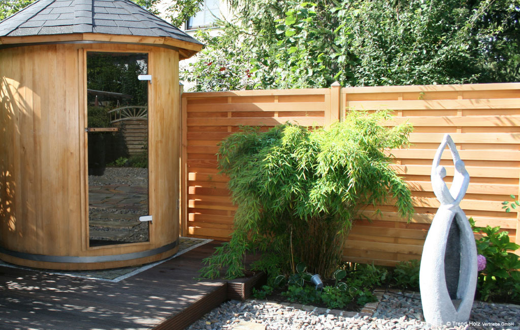 Garten mit Sichtschutz aus Lamellensystem