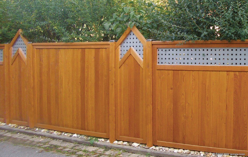 Trend-Holz: Sichtschutzzaun Elemente Barletta kombiniert mit Cortina, Lärchenholz, farbbehandelt Sichtschutzzaun Elemente Barletta kombiniert mit Cortina, Lärchenholz, farbbehandelt